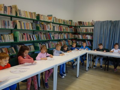Spotkanie w bibliotece z Anną Kaźmierak - zdjęcie7